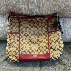 Coach Signature 2 Side Pockets Shoulder Bag
